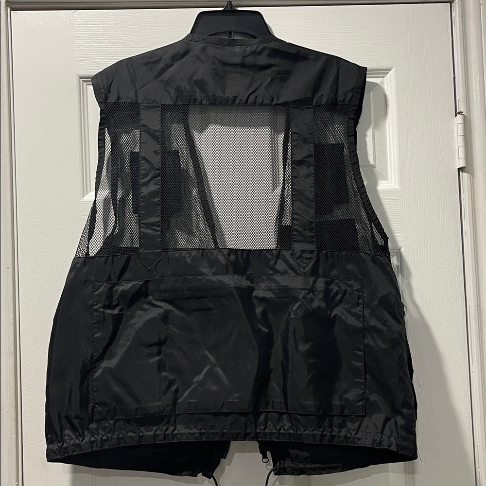 Black Tactical Vest - Picture 4 of 4